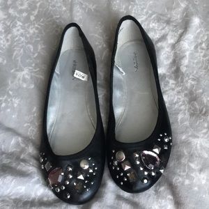 NEW Xhilaration flats